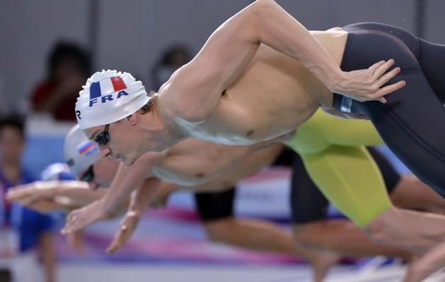 Le Français Yannick Agnel prend le départ du 200 m nage libre le 25 novembre 2012 aux championnats d'Europe en petit bassin de Chartres [Eric Feferberg / AFP]
