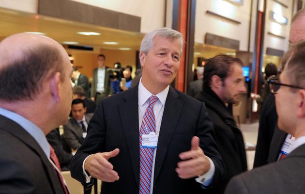 Le patron de JP Morgan Chase, Jamie Dimon (C), au Forum économique mondial à Davos, en Suisse, le 23 janvier 2013 [Eric Piermont / AFP]