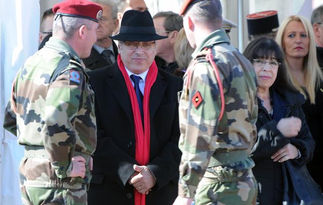 Albert Chennouf (c), père d' Abel Chennouf, lors d'un hommage aux deux parachutistes assassinés par Mohamed Merah, le 15 mars 2013 à Montauban [Pascal Pavani / AFP]