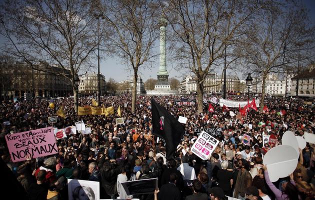Des partisans du mariage homosexuel rassemblés place de la Bastille à Paris, le 21 avril 2013 [Guillaume Baptiste / AFP]