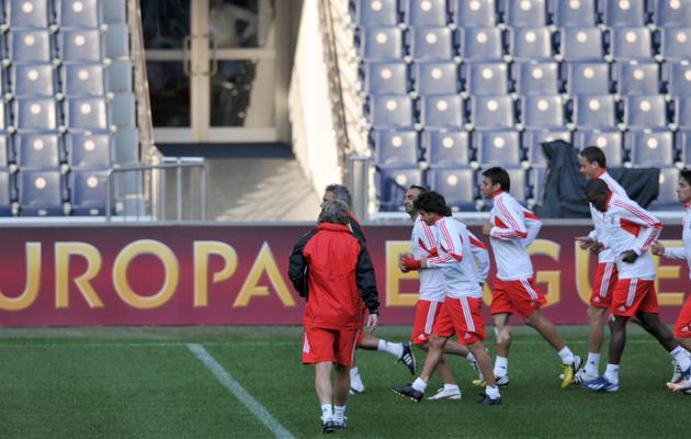 Les joueurs du Benfica Lisbonne s'entraînent à la veille de leur demi-finale d'Europa League contre Fenerbahçe, le 24 avril 2013 à Istanbul [Ozan Kose / AFP]