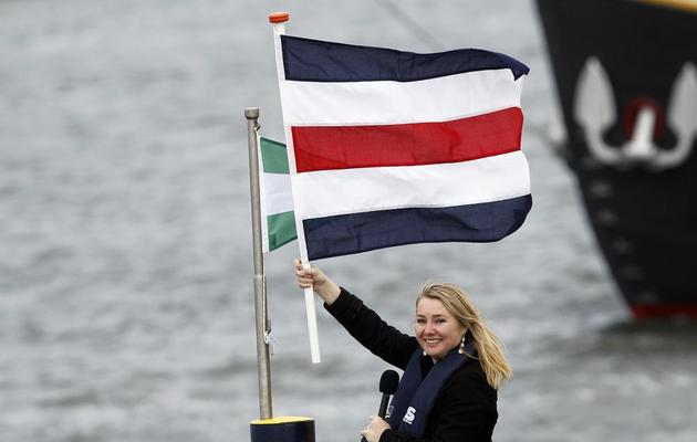 la ministre néerlandaise des Infrastructures et de l'Environnement Melanie Schultz van Haegen inaugure l'extension du port de Rotterdam, le 22 mai 2013 [Bas Czerwinski / ANP/AFP]