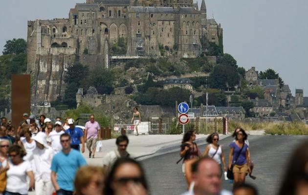Les touristes en visite le 11 août 2012 au Mont-Saint-Michel [Charly Triballeau / AFP/Archives]