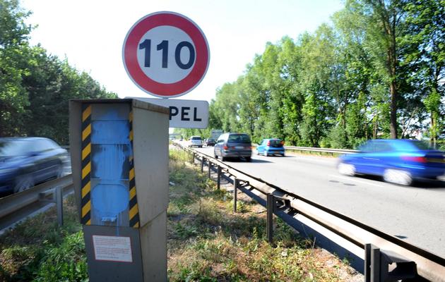 Un radar vandalisé le 2 juin 2011 sur l'autoroute A2 à Valenciennes  [Francois Lo Presti / AFP]